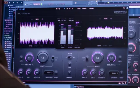 Ustawienia wtyczki audio, w tym suwaki i wykresy, pokazujące kontrolę nad **soft clipping** i poziomami sygnału.
