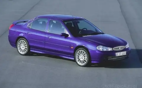 Pojemność baku Ford Mondeo Mk2: 61,5L, zasięg i typowe usterki