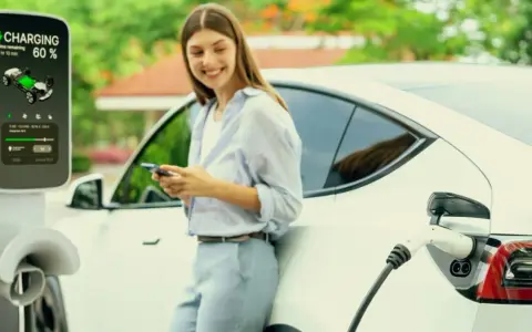 Jak ładować samochód elektryczny na stacji – uniknij kosztownych błędów