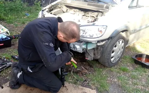 Jak wymienić chłodnicę w oplu zafirze i uniknąć kosztownych napraw