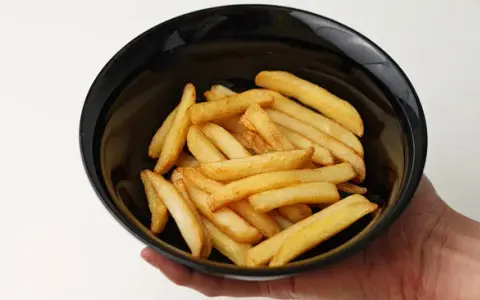 Ile kcal mają frytki domowe? Zaskakujące różnice w kaloryczności