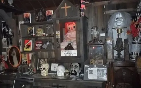 El sótano de los Warren: La verdad del museo oculto y su destino