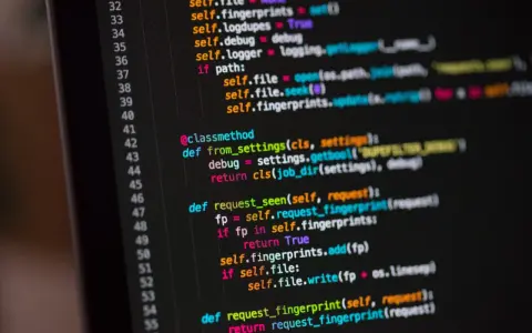 Fragment kodu w języku Python, pokazujący implementację protokołu do obsługi żądań i odcisków palców.