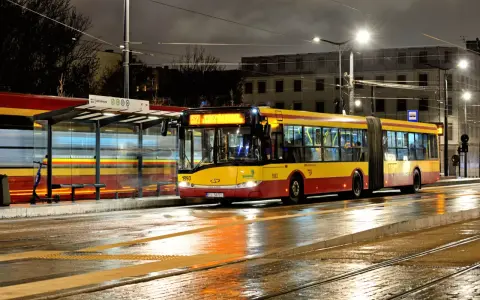 Uczniowie we Wrocławiu: Darmowa komunikacja? Sprawdź, kto ma prawo!