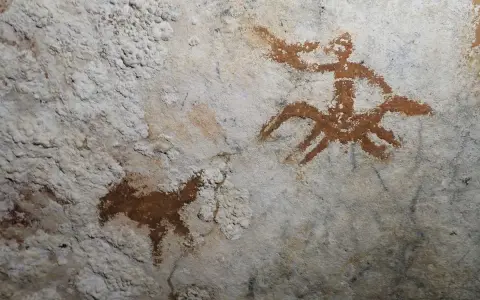 Starożytne malowidła naskalne: człowiek i zwierzę. Ciekawe ciekawostki o rysowaniu z prehistorii.