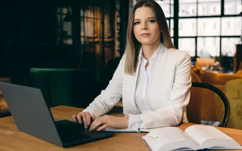 Jak zwracać się do adwokata, aby uniknąć faux pas w komunikacji