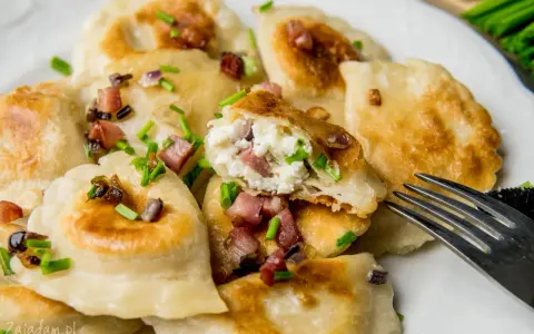 Pierogi z bryndzą: Przepis na idealne, bez błędów. Smak Podhala!