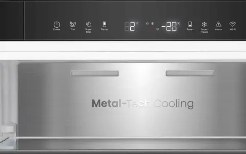 Panel sterowania zamrażarki z wyświetlaczem temperatury -20°C i ikonami funkcji.
