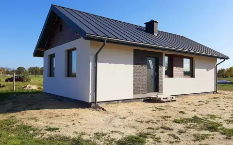 Ile kosztuje dom szkieletowy 100m2? Przegląd kosztów budowy i pułapek