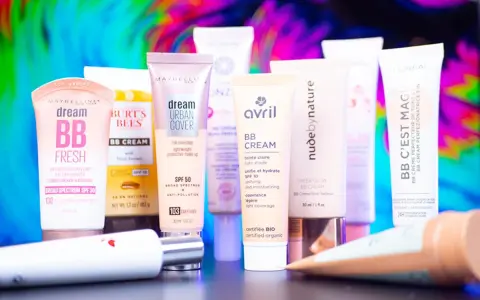 Une sélection de crèmes BB de différentes marques, chacune offrant une signification unique pour le teint.
