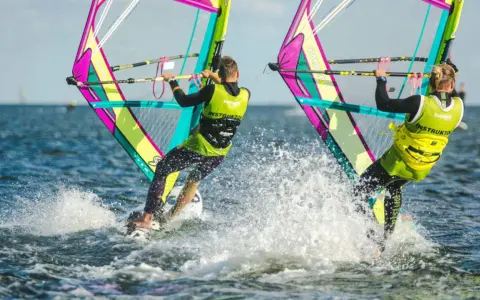 Windsurfing: Ile trwa nauka? Odpowiadam jako instruktor!