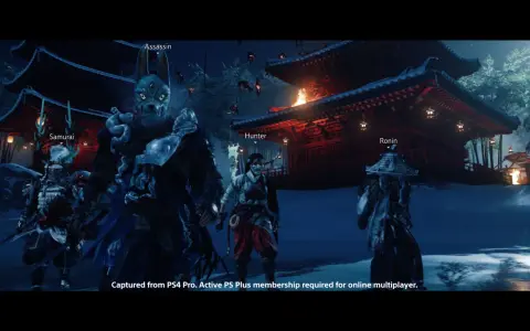 Postacie z Ghost of Tsushima w trybie online, dostępnym dla graczy z aktywnym PS Plus. Widoczni Assassin, Hunter i Ronin.