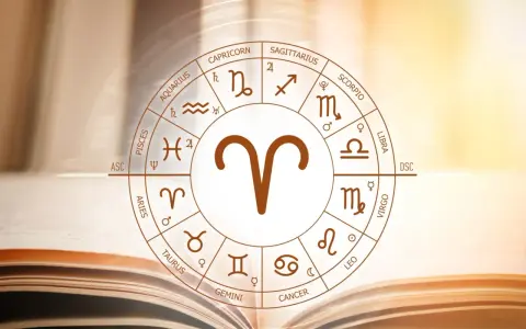 Koło zodiaku z symbolem Barana w centrum. 21.03 to początek tego znaku zodiaku.