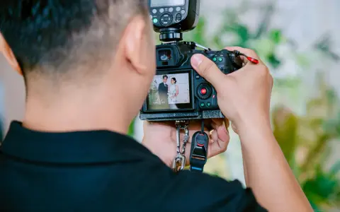 Ile czekać na zdjęcia od fotografa? Wszystko o terminach i procesie