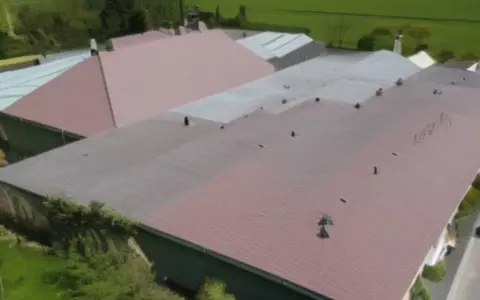 Ile farby na 100m2 dachu? Sprawdź, ile naprawdę potrzebujesz
