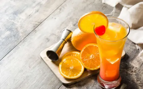 Pomarańczowe drinki: Klasyki, mocktaile i sekrety barmana