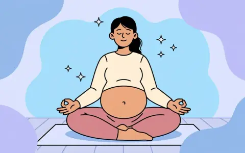 Mujer embarazada meditando en posición de loto. El ejercicio durante el embarazo promueve la calma y el bienestar.
