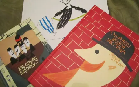 Okładki trzech książek z ilustracjami Janusza Stannego: "Baśń o królu Dardanelu", "Raz czterej mędrcy..." i "O malarzu rudym jak cegła".