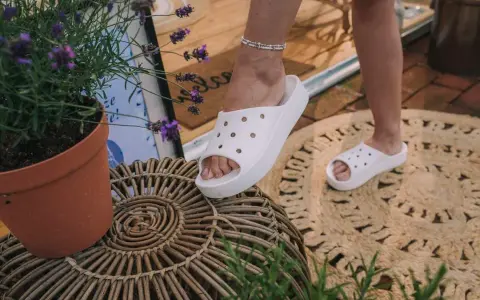 Crocs J2 jaki to rozmiar? Odkryj, co oznacza w różnych systemach