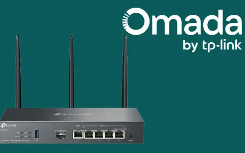 TP-Link Omada ER706W router med tre antenner. En del av Omada-serien från TP-Link.