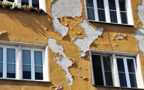 Ile za metr malowania elewacji? Sprawdź ceny i metody malowania
