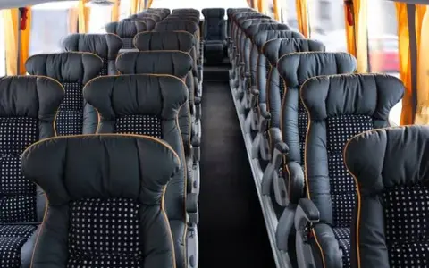Autokar LUX: Co to znaczy? Sekrety komfortu i jak go rozpoznać.