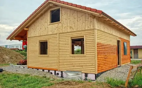 Ocieplenie domu drewnianego styropianem – czy to naprawdę możliwe?