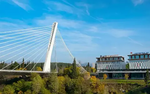 Podgorica atrakcje: odkryj najciekawsze miejsca w stolicy Czarnogóry