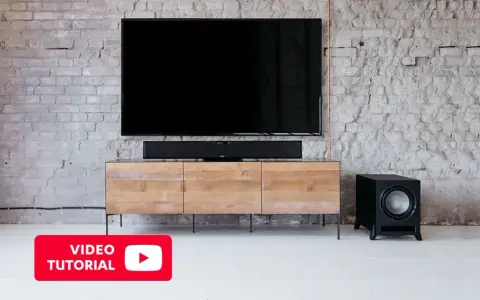 Jak podłączyć subwoofer do kina domowego? Zobacz nasz poradnik wideo z instrukcją krok po kroku.