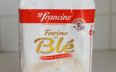 Sac de farine de blé Francine, type T45 ou T65, pour tous usages. Idéal pour vos pâtisseries et pains.