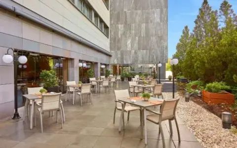 Hotel NH Madrid Las Tablas: comodidad, servicios y opiniones reales