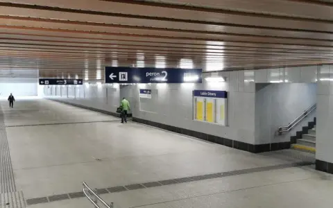 Twój pociąg odjeżdża? Znajdź peron i tor w 30 sekund!