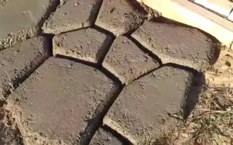 Jak zrobić chodnik z formy do betonu - proste kroki i porady