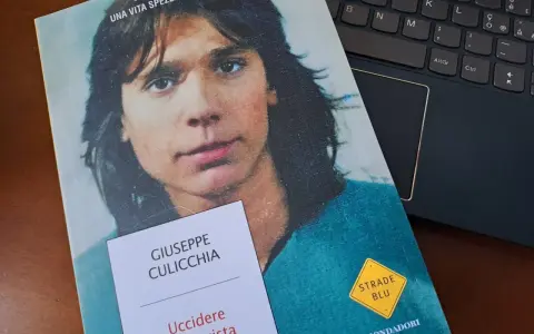 Copertina del libro "Uccidere un fascista" di Giuseppe Culicchia, che narra la storia di Sergio Ramelli.