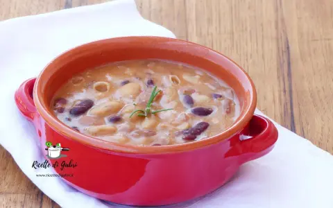 Minestra Fagioli e Patate: il Segreto della Ricetta Cremosa e Gustosa