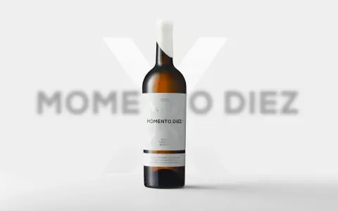 Botella de vino blanco "Momento Diez", edición limitada, Gran Vino de Rueda. Podría ser el mejor vino blanco de España, un homenaje a la pasión por el Verdejo.
