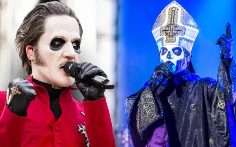 Tobias Forge, som Papa Emeritus IV, sjunger i en röd kavaj och sedan i en påvliknande dräkt med mitra.