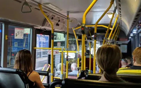 Ile pali bus 30 osobowy? Sprawdź, jak ograniczyć koszty paliwa