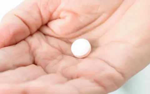 Paracetamol lek na co? Poznaj skuteczne zastosowania i dawkowanie