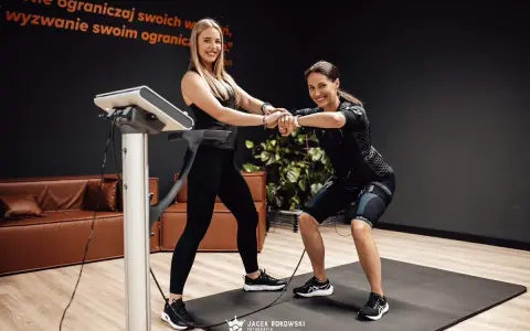 Trening EMS: Szybkie efekty w 20 min? Sprawdź, czy to dla Ciebie.