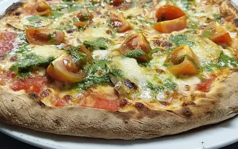 Pizzería Vulcano Granada: Locales, carta, ofertas y opiniones
