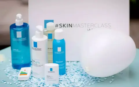 Produits La Roche-Posay, dont Lipikar et Serozinc, présentés lors d'un événement #SkinMasterclass. Avis dermatologue sur ces soins.