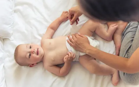 Jak zmieniać pieluchę? Krok po kroku do pewności i spokoju