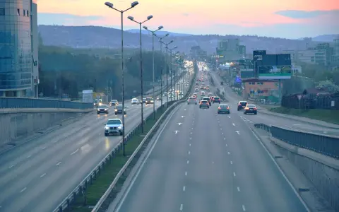 Czym się różni autostrada od drogi ekspresowej? Kluczowe różnice