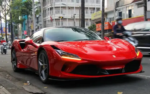 Ile kosztuje Ferrari w Polsce? Realne ceny i koszty utrzymania