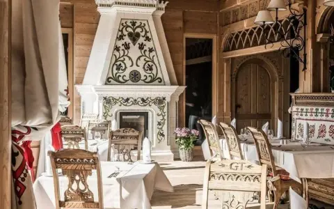 Gdzie zjeść w Bukowinie? Najlepsze tradycyjne restauracje i potrawy