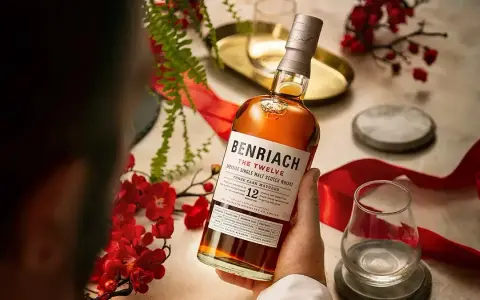 Jaka whisky najlepsza? Odkryj swój styl i idealny prezent!
