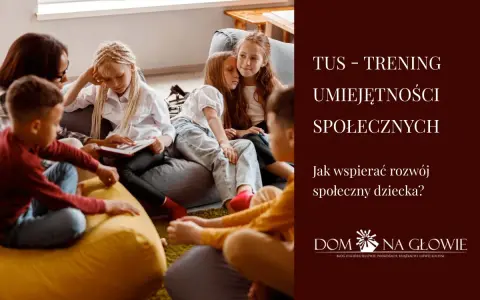 Dzieci uczestniczą w treningu umiejętności społecznych, ucząc się współpracy i komunikacji.