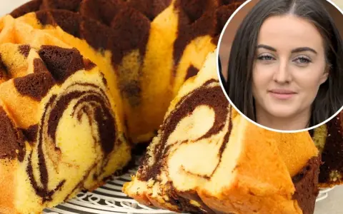 Pyszna babka marmurkowa, idealna na niedzielę. Oto przepis na szklanki, który zawsze się udaje!