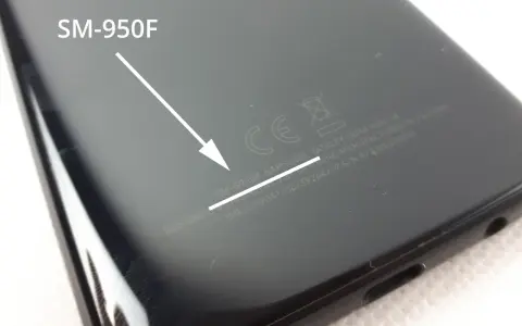 Model telefonu SM-G950F widoczny na obudowie. Tak sprawdzisz model telefonu.